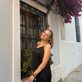 Miriam, Niñera o canguro en Zafra