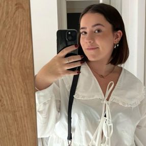 Nuria, Niñera o canguro en El Cuervo de Sevilla