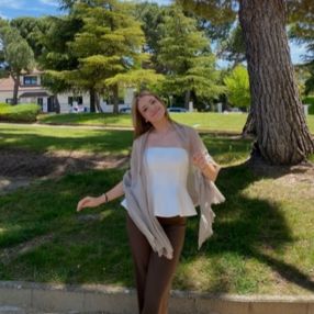 Carlota, Niñera o canguro en Villaviciosa de Odón