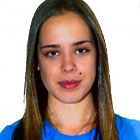 Eva, Niñera o canguro en Tías