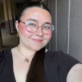 Emma, Niñera o canguro en Marín