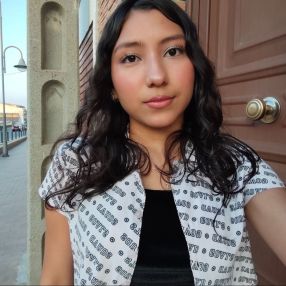 Sara, Niñera o canguro en Pantoja
