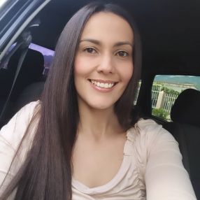 Carmen, Babysitter in Burjasot