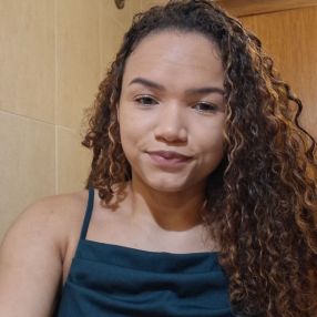 Bruna Stephany, Niñera o canguro en Ayegui