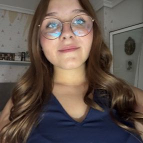 Ariana, Niñera o canguro en La Gineta