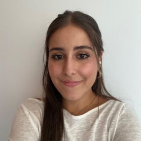 Alba, Babysitter in Puigcerdà