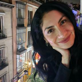 Stephanie, Niñera o canguro en Tomares