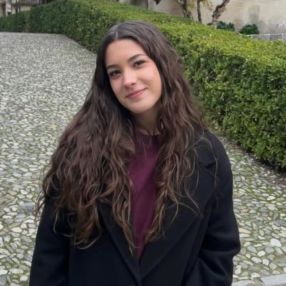 Lucía, Niñera o canguro en Tobarra