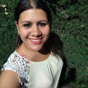 Elizabeth, Babysitter in Burgos