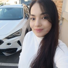 Daniela, Niñera o canguro en Játiva