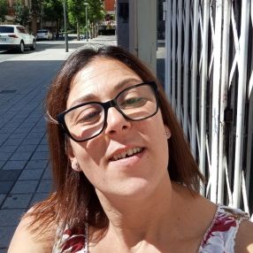 Eva, Babysitter in L'Arboç