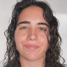 Lucia, Niñera o canguro en Cobisa