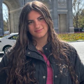 Gina, Niñera o canguro en Vidreres