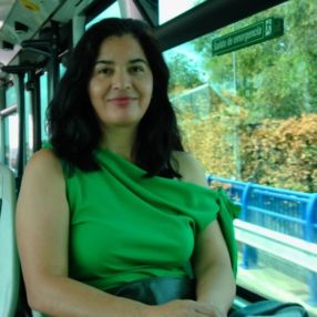 Elvira, Babysitter in Daimiel