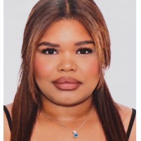 Jenni, Niñera o canguro en Tarancón