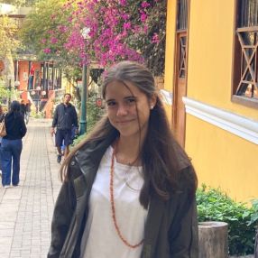 Maria, Niñera o canguro en Santa Cruz de Bezana