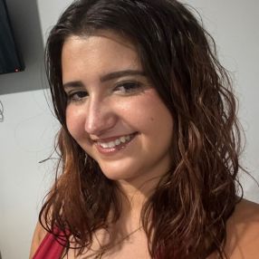 Cecilia Daniela, Niñera o canguro en Puertito de Güímar