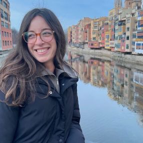 Claudia, Niñera o canguro en Badalona