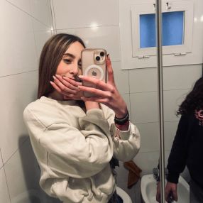 Violeta, Babysitter in Gelida