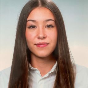Maya, Niñera o canguro en Castalla
