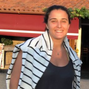 Xiana, Niñera o canguro en Porriño
