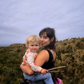 Sara, Familia en Valdoviño