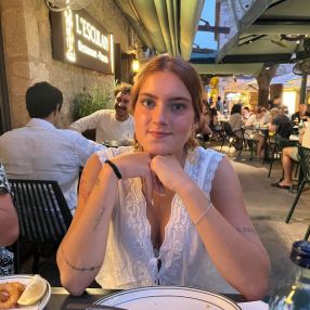 Joana, Niñera o canguro en Monistrol de Montserrat