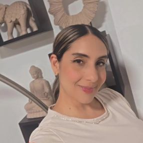 Thaysu, Babysitter in O Carballiño
