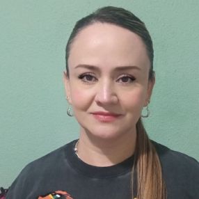 Nayi, Niñera o canguro en Tarancón