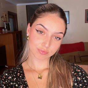 Angela, Niñera o canguro en Villanubla