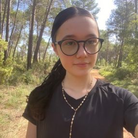 Júlia, Babysitter in Sant Sadurní d'Anoia
