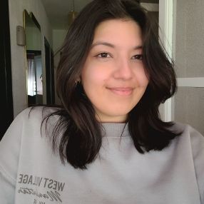 Micaela, Niñera o canguro en Pola de Lena