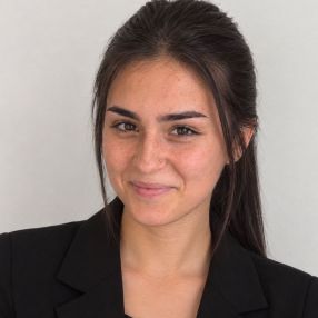 Lucia, Niñera o canguro en Barrio de la Vega
