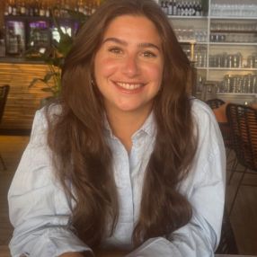 Alexia, Niñera o canguro en Sitges