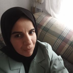 Hafsa, Niñera o canguro en Elche