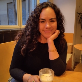 Maria Gracia, Babysitter in Sagunto
