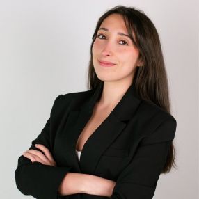 Maria, Babysitter in Museros