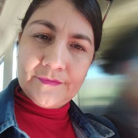 Juana, Babysitter in Lejona