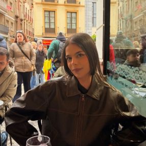 Giulia, Niñera o canguro en Orihuela