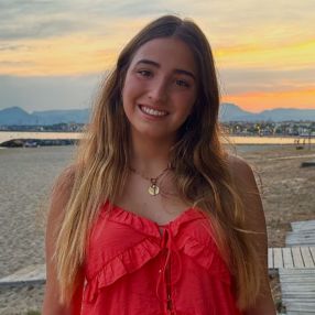 Maria, Niñera o canguro en Zuera