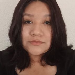 Evelyn Nayeli, Niñera o canguro en Tafalla