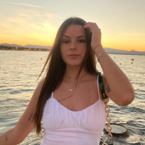 Silvia, Niñera o canguro en Miami Platja