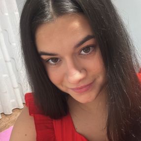 Aitana, Niñera o canguro en Iniesta