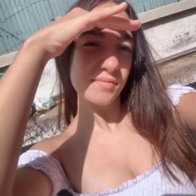 Enara, Niñera o canguro en Camarena