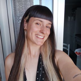 Elena, Niñera o canguro en Pola de Siero