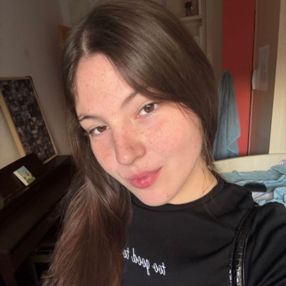 Ada, Babysitter in Polinyà