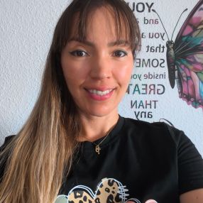Lady Tatiana, Babysitter in Lepe