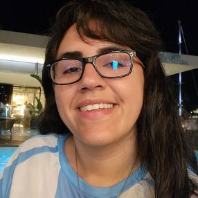 Deb, Babysitter in Sóller