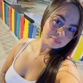 Jhoana, Babysitter in Oliva