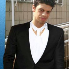 Bernabe, Babysitter in Rentería